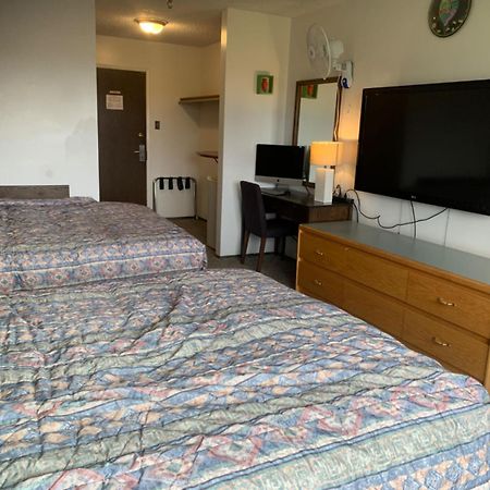 Providence Place Inn Port Hardy Esterno foto