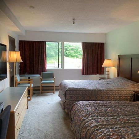 Providence Place Inn Port Hardy Esterno foto
