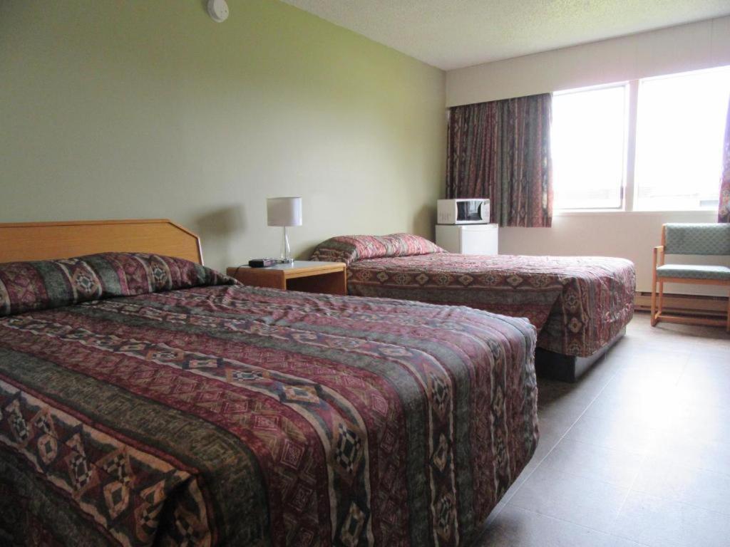 Providence Place Inn Port Hardy Esterno foto